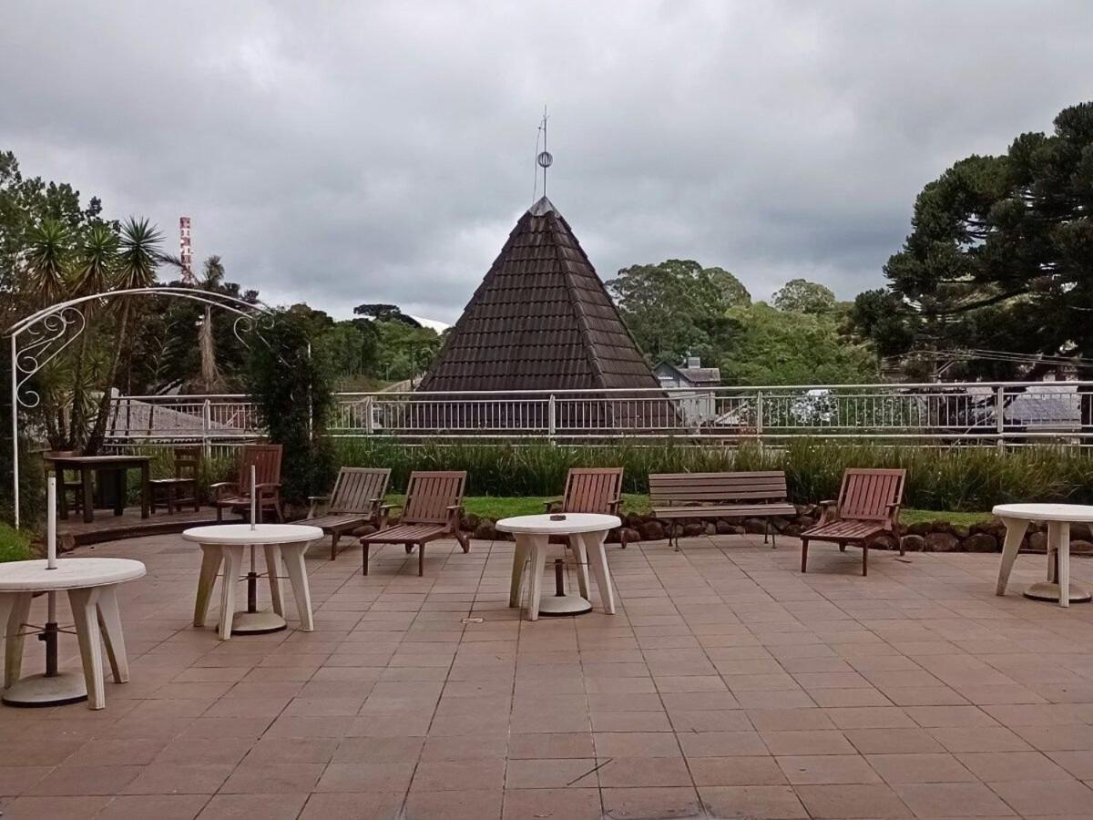 Apartamento No Residencial Village No Centro De Gramado, Com Piscina Aquecida E Hidromassagem Buitenkant foto